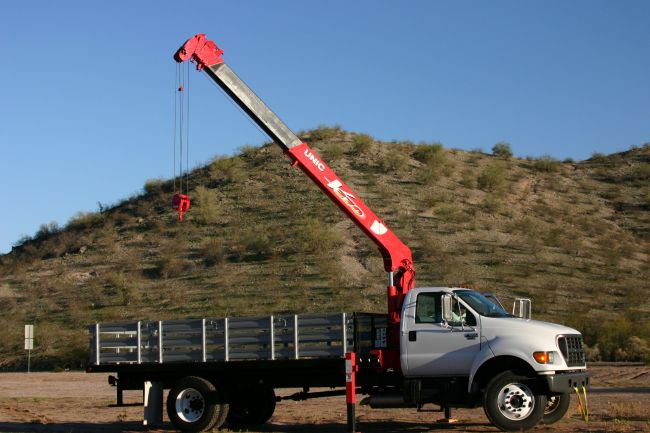 UNIC UR-V370 Series crane